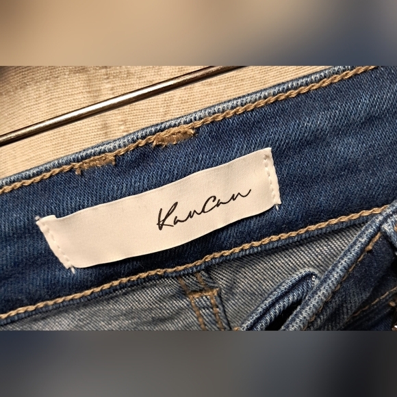 NWT KanCan Distressed Straight Fit Jeans Size 5/26 - Picture 2 of 5
